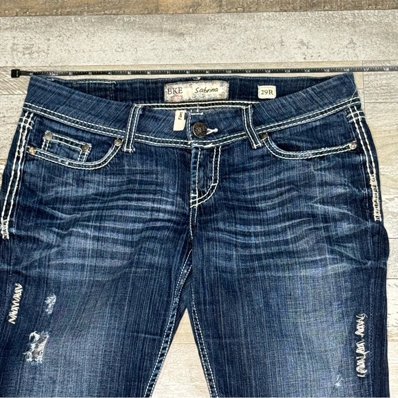 Women’s BKE Distressed Sabrina Jeans - Size 29R - Picture 4 of 8